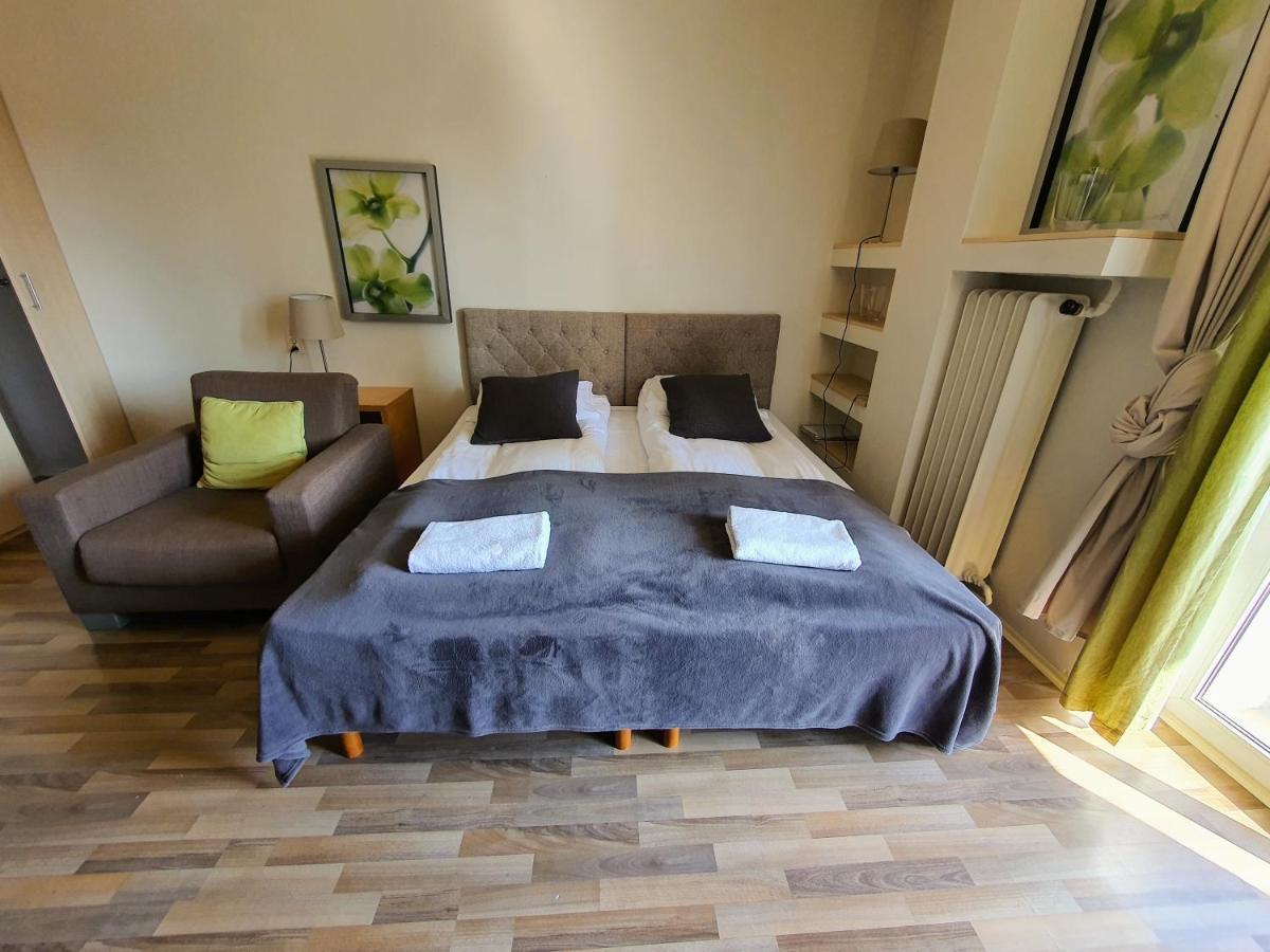 Downtown Swietokrzyska By Renters Apartment *